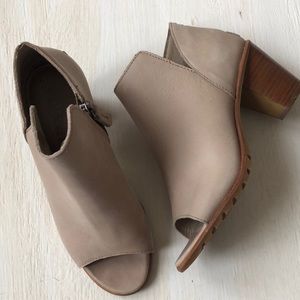 Sorel Nadia Bootie in Sandy Tan
